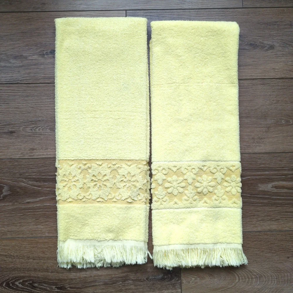 Vtg Sculpted Floral Yellow Bath Towels Fringed Retro 70s Groovy Set of 2 Large